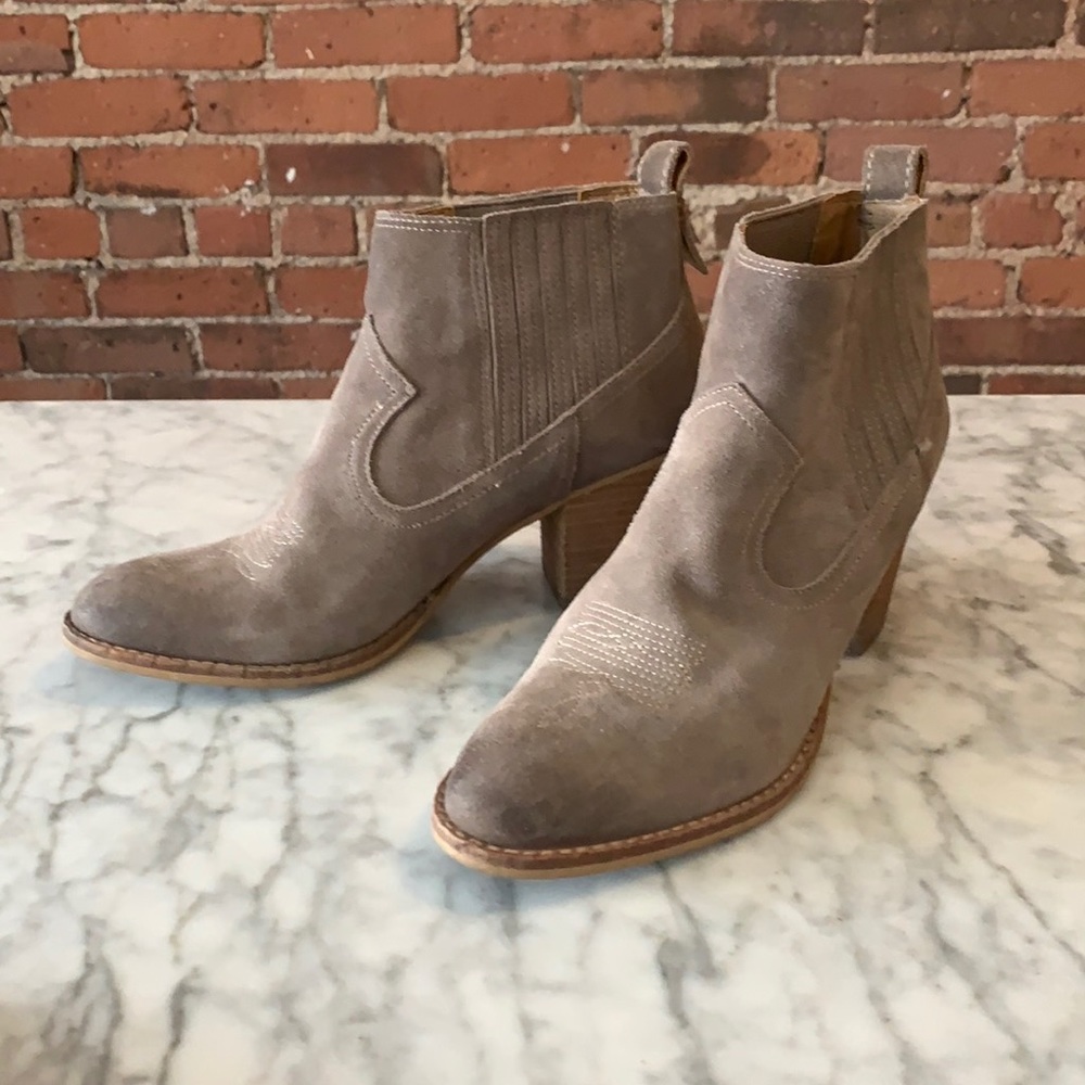 Dolce vita suede boots